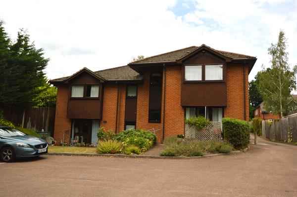 Oakleigh, Lightwater Road, Lightwater