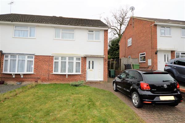 Yaverland Drive, Bagshot