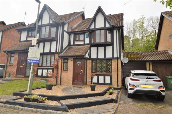 Suffolk Close, Bagshot