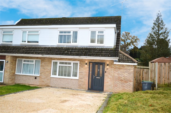 Yaverland Drive, Bagshot