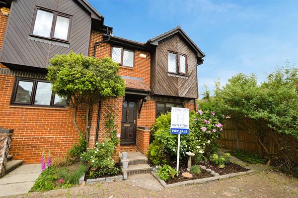 Horsebrass Drive, Bagshot