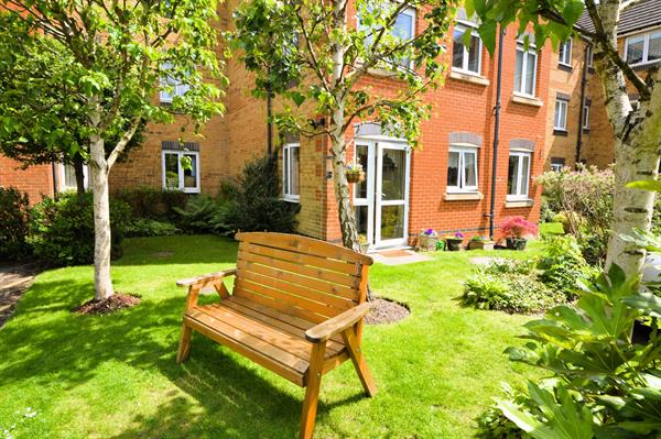 Ground Floor Flat at Hart Dene Court, Bagshot
