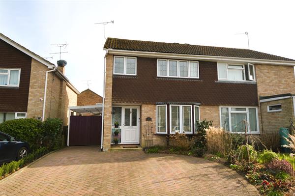 Yaverland Drive, Bagshot