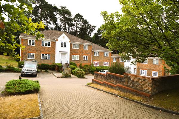 Fairway Heights, Camberley