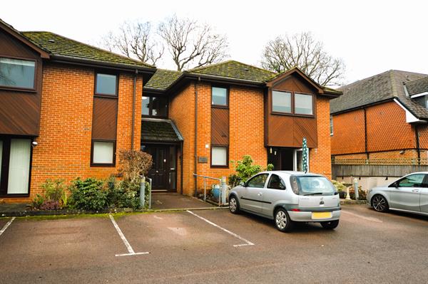 Lightwater Road, Lightwater